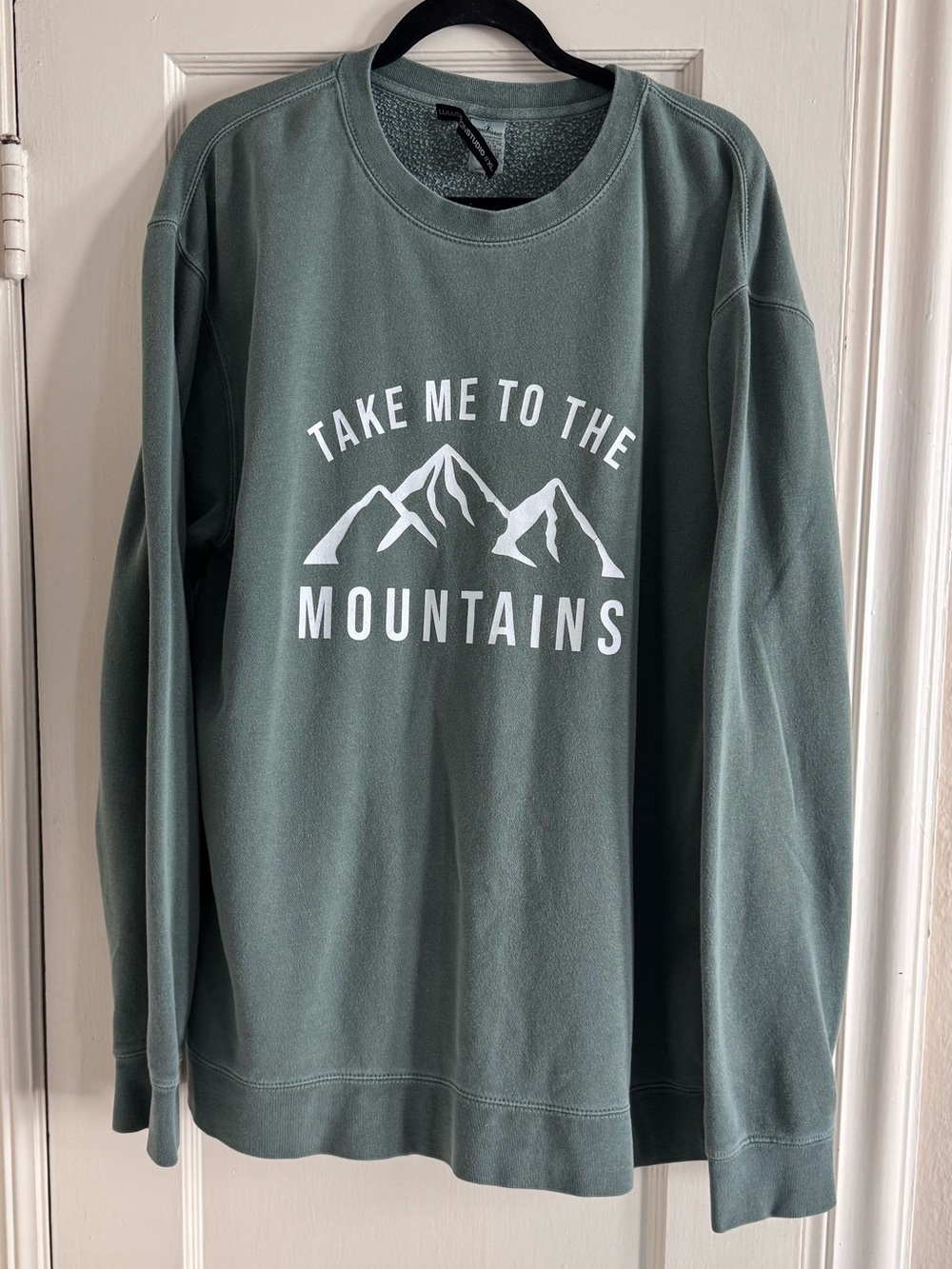 VICI Green 'Take Me To The Mountains' Crewneck Sweatshirt